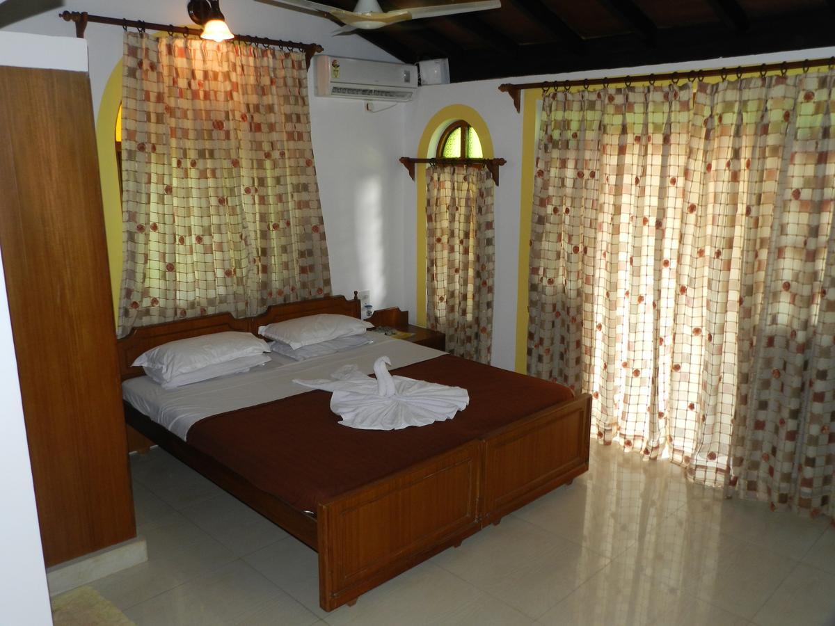 Bribon Guest House 卡兰古特 外观 照片