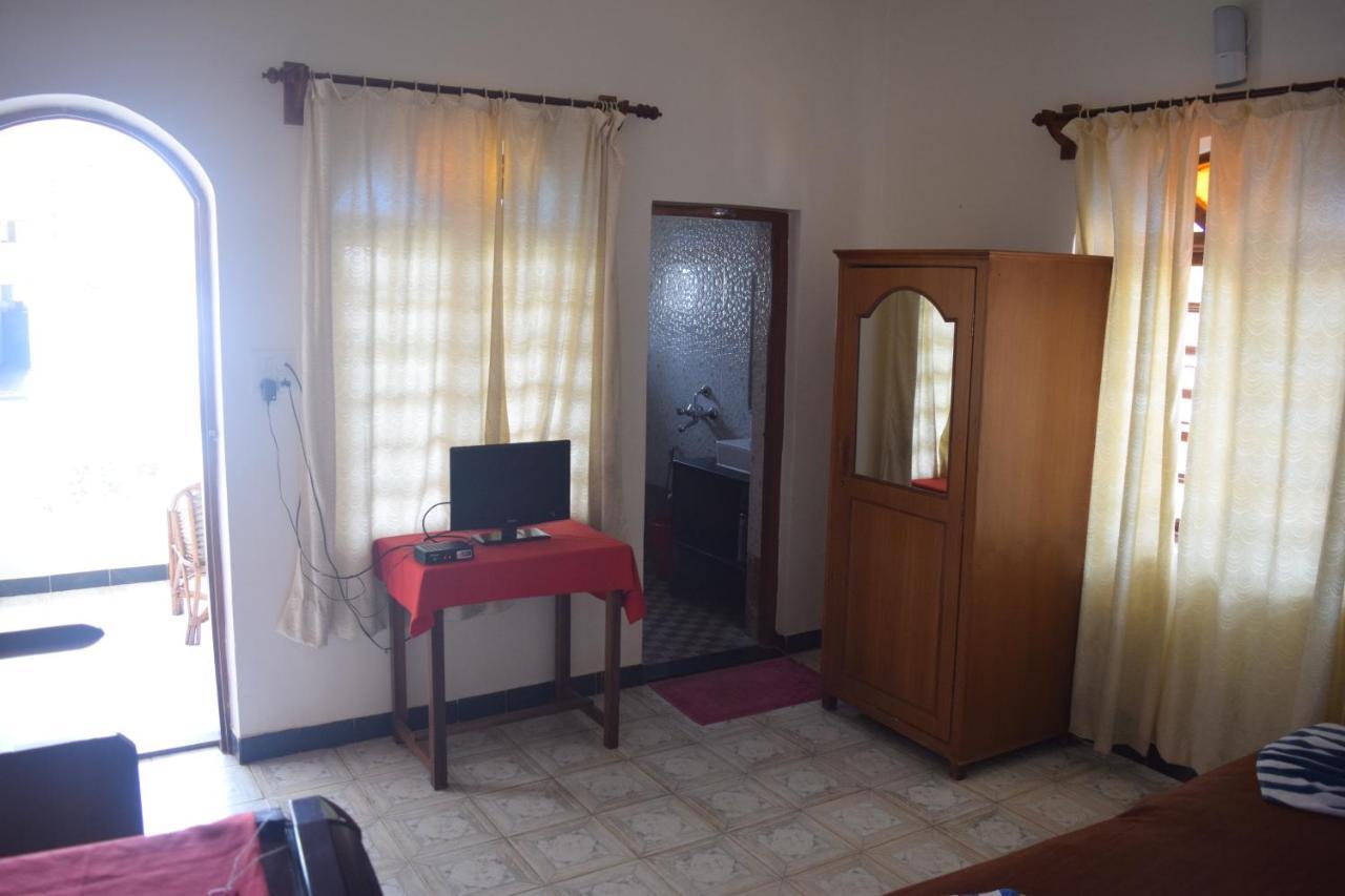 Bribon Guest House 卡兰古特 外观 照片
