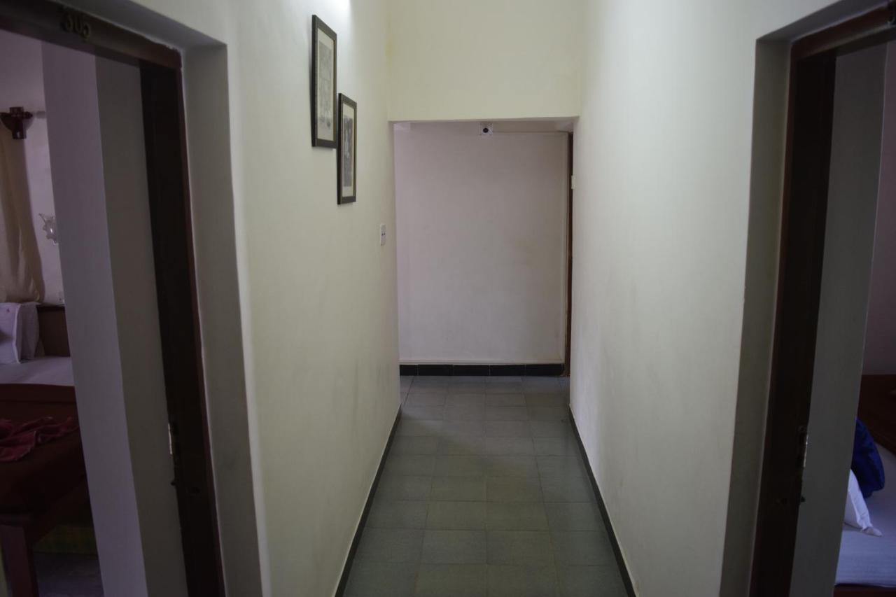 Bribon Guest House 卡兰古特 外观 照片