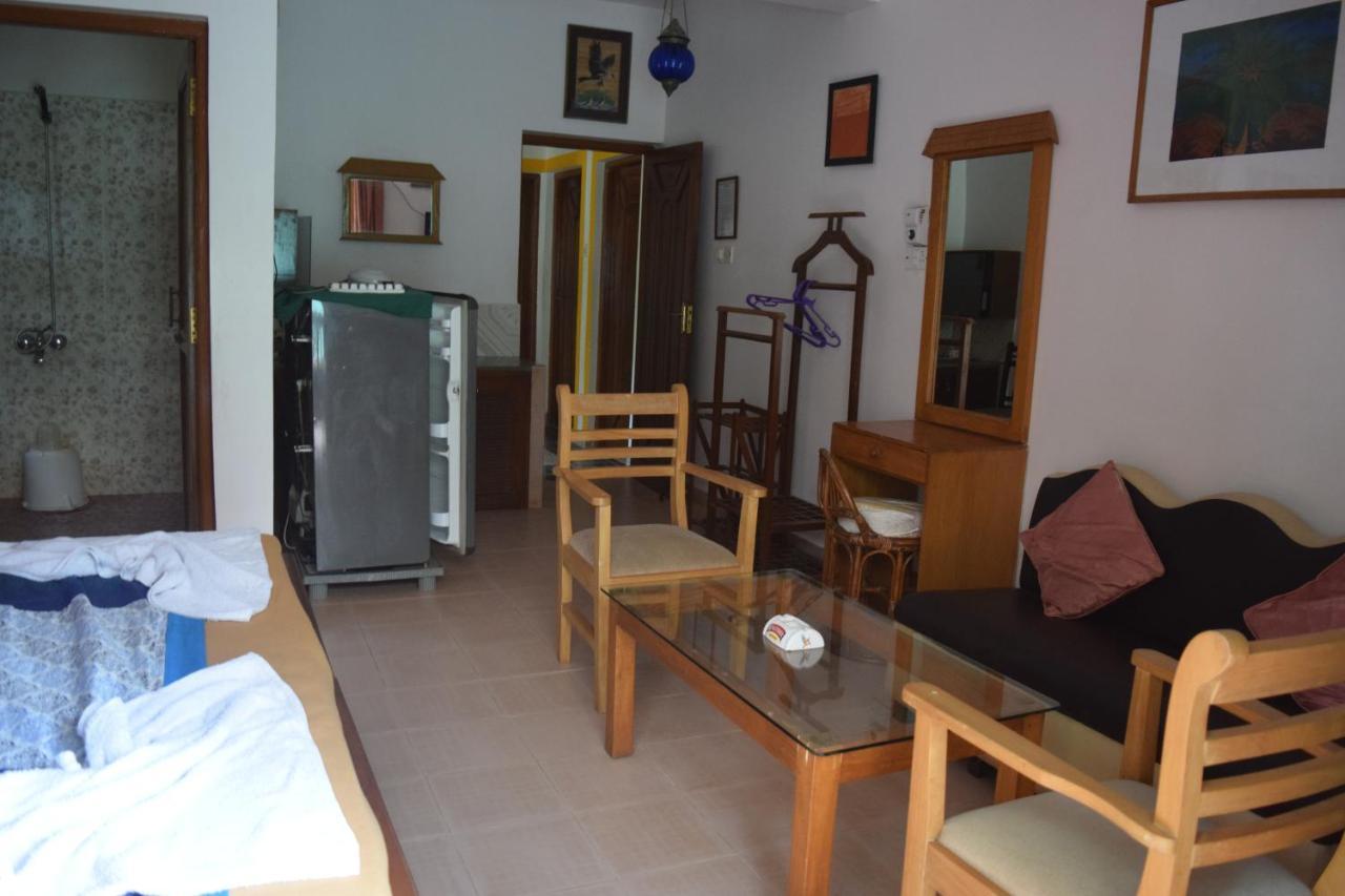 Bribon Guest House 卡兰古特 外观 照片